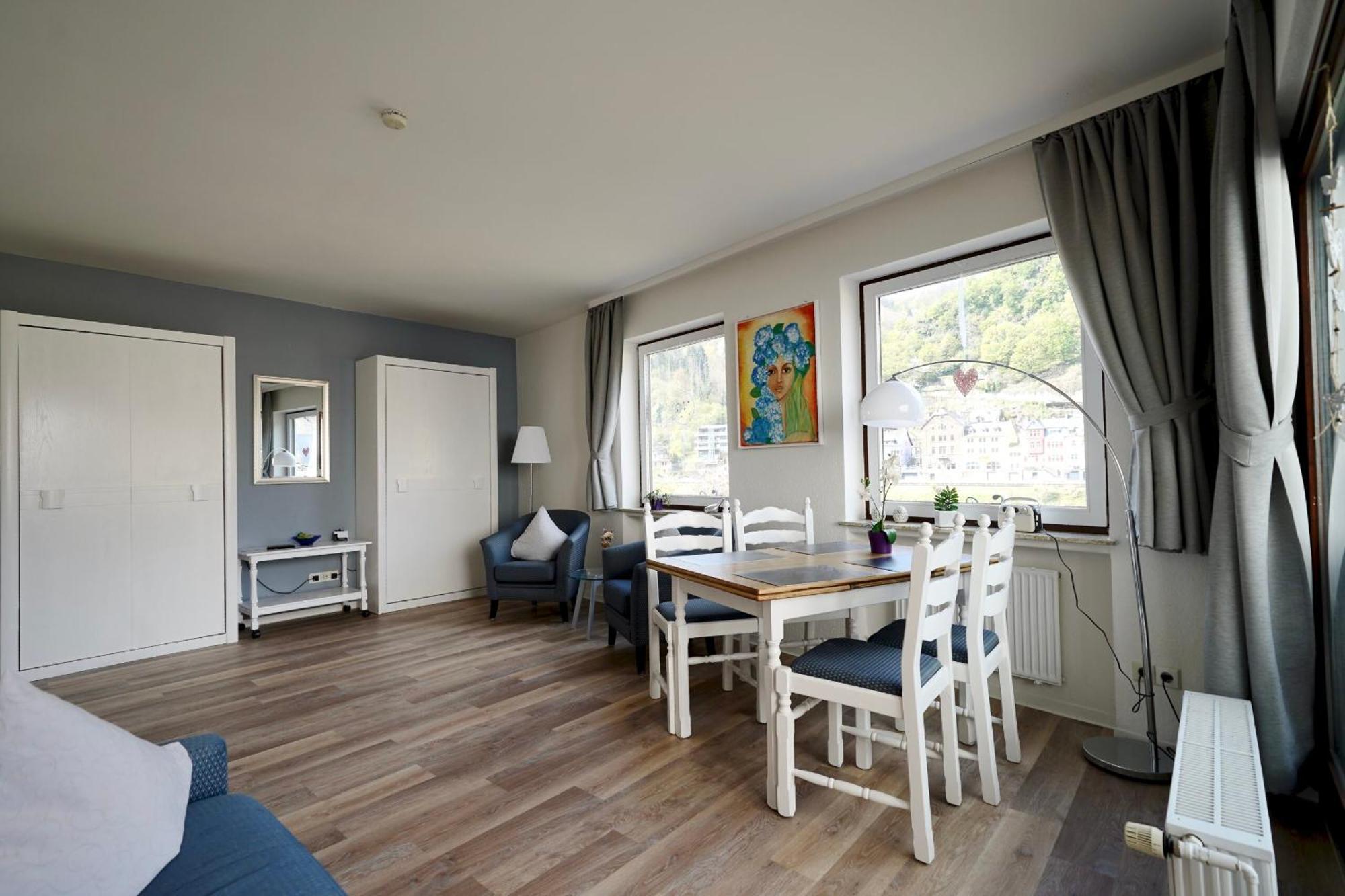 Apartments Haus Daniela Cochem Bagian luar foto